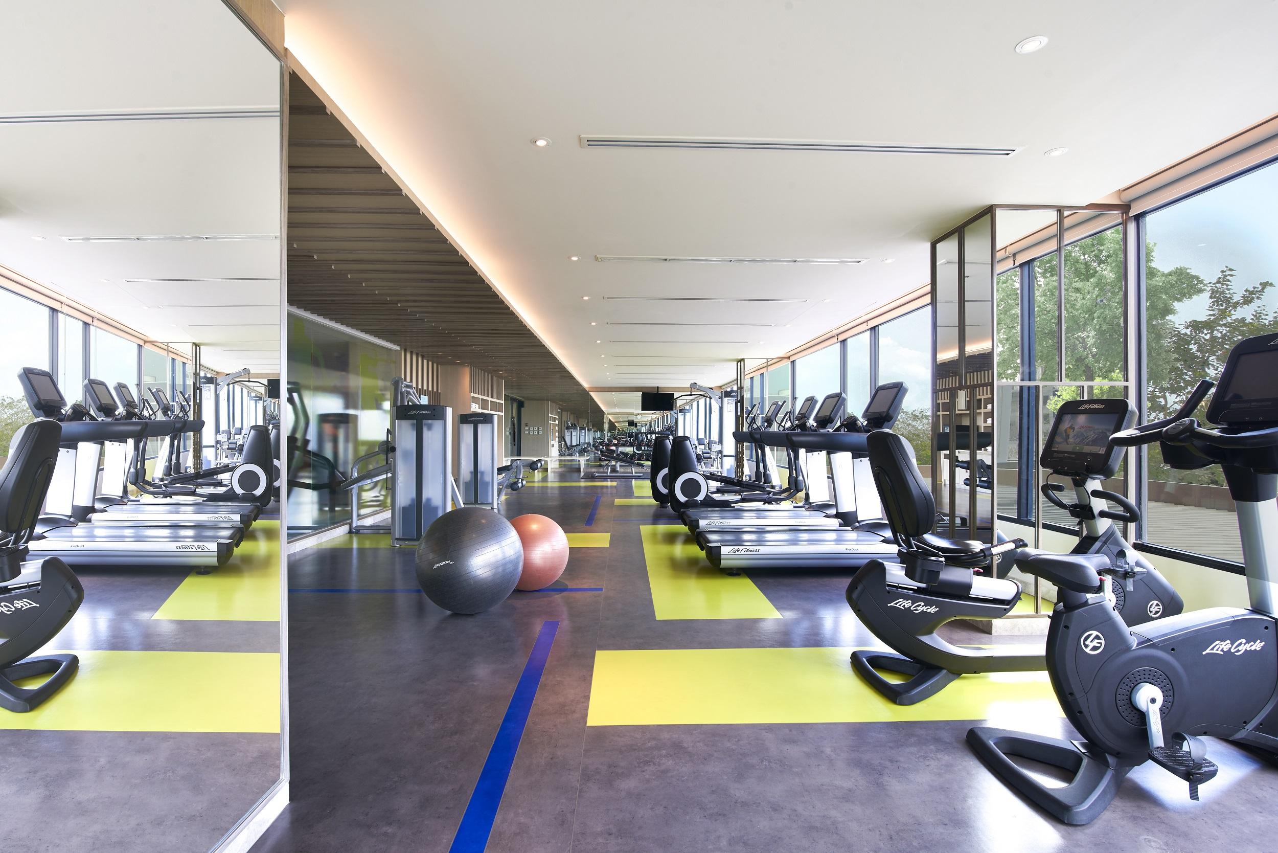 Amari Pattaya Hotell Eksteriør bilde The gym at the hotel