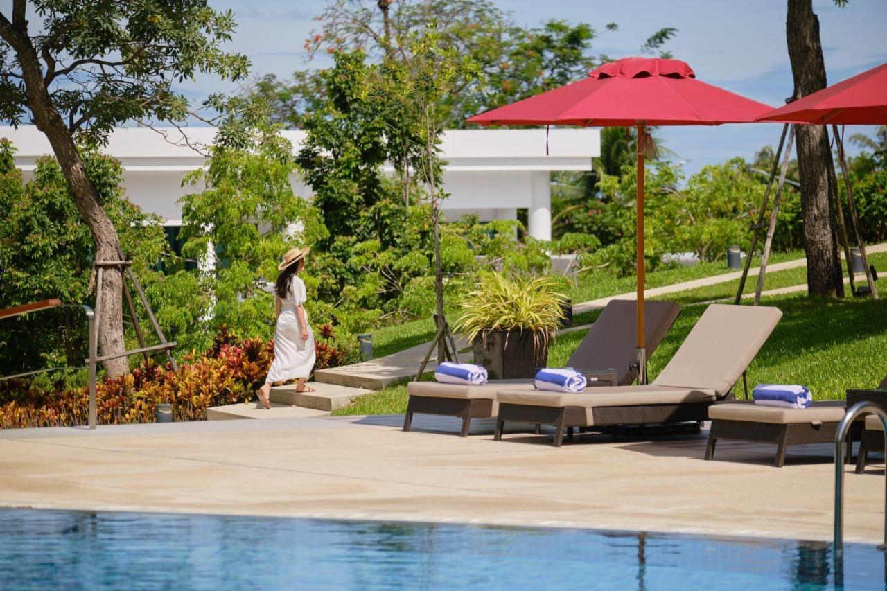 Amari Pattaya Hotell Eksteriør bilde The pool at the hotel