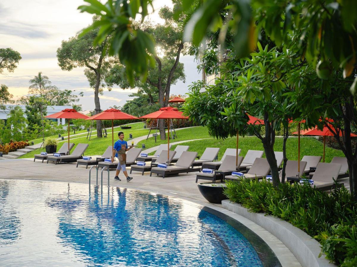 Amari Pattaya Hotell Eksteriør bilde The pool at the U Sathorn