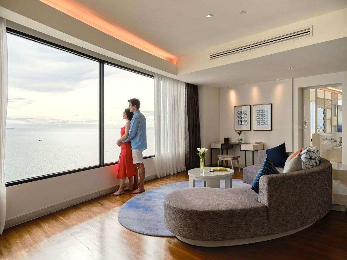Amari Pattaya Hotell Eksteriør bilde A suite at the hotel