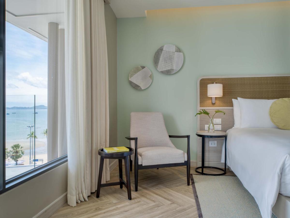 Amari Pattaya Hotell Eksteriør bilde Deluxe Ocean View Room