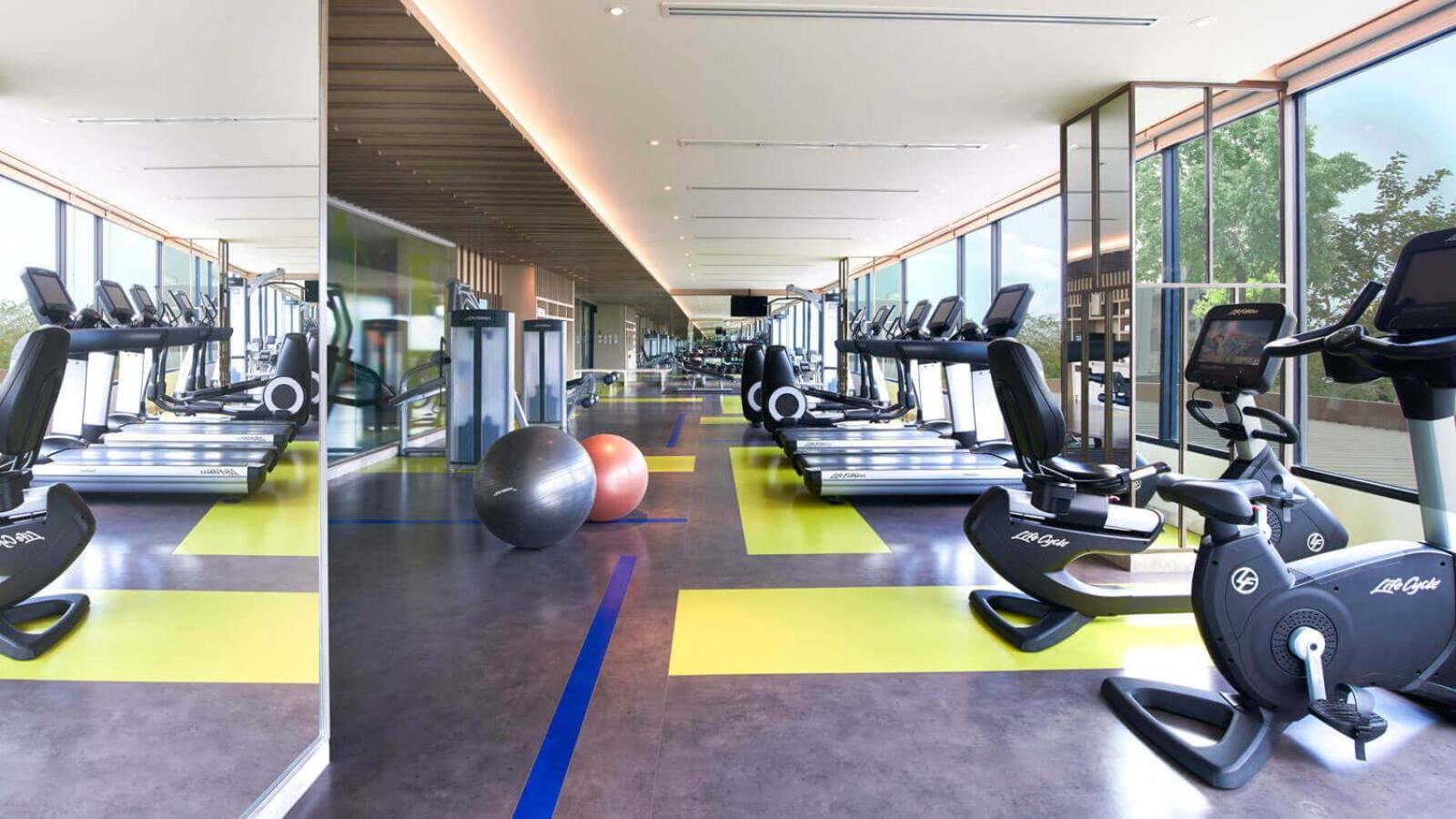 Amari Pattaya Hotell Eksteriør bilde The gym at the hotel
